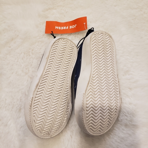 NWT JOE FRESH TODDLER SHOES / SLIP ON CANVAS SHOES / SHARK PATTERN 🦈 - Picture 2 of 2
